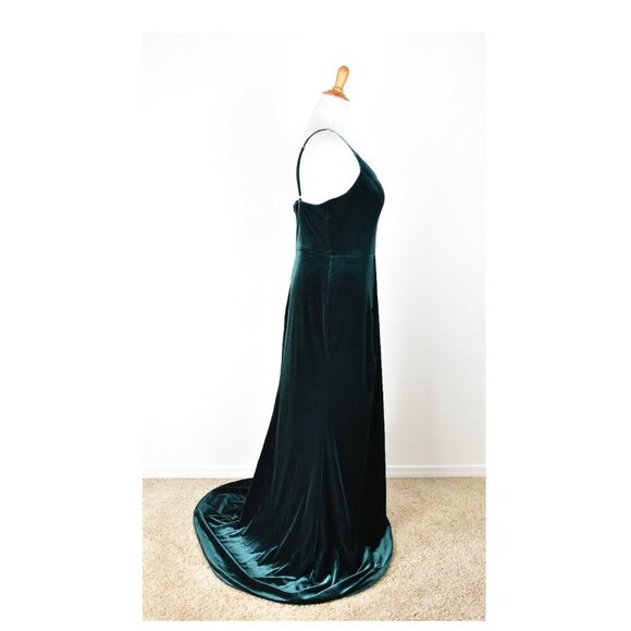 Revelry Velvet Formal Gown Classic Emerald - 16 - Picture 7 of 9
